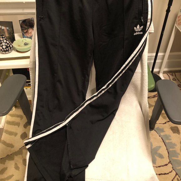 2 pairs Adidas track pant - Picture 1 of 3